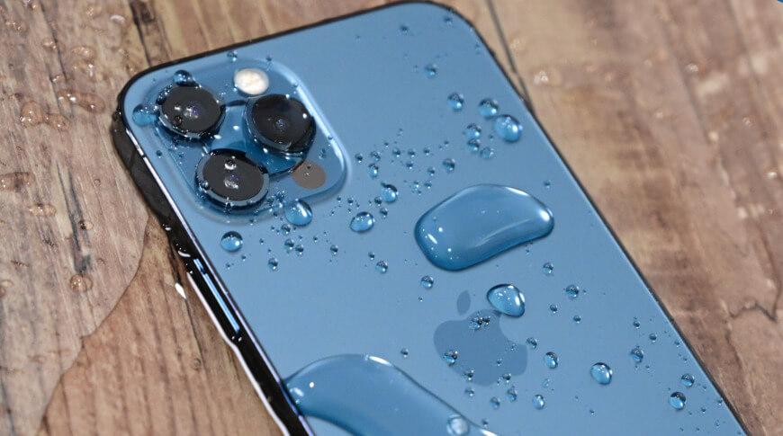 How to Get Water Out of iPhone Speakers (2022)?