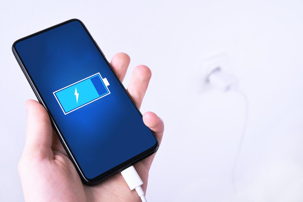4 Ways You’re Damaging Your iPhone Battery