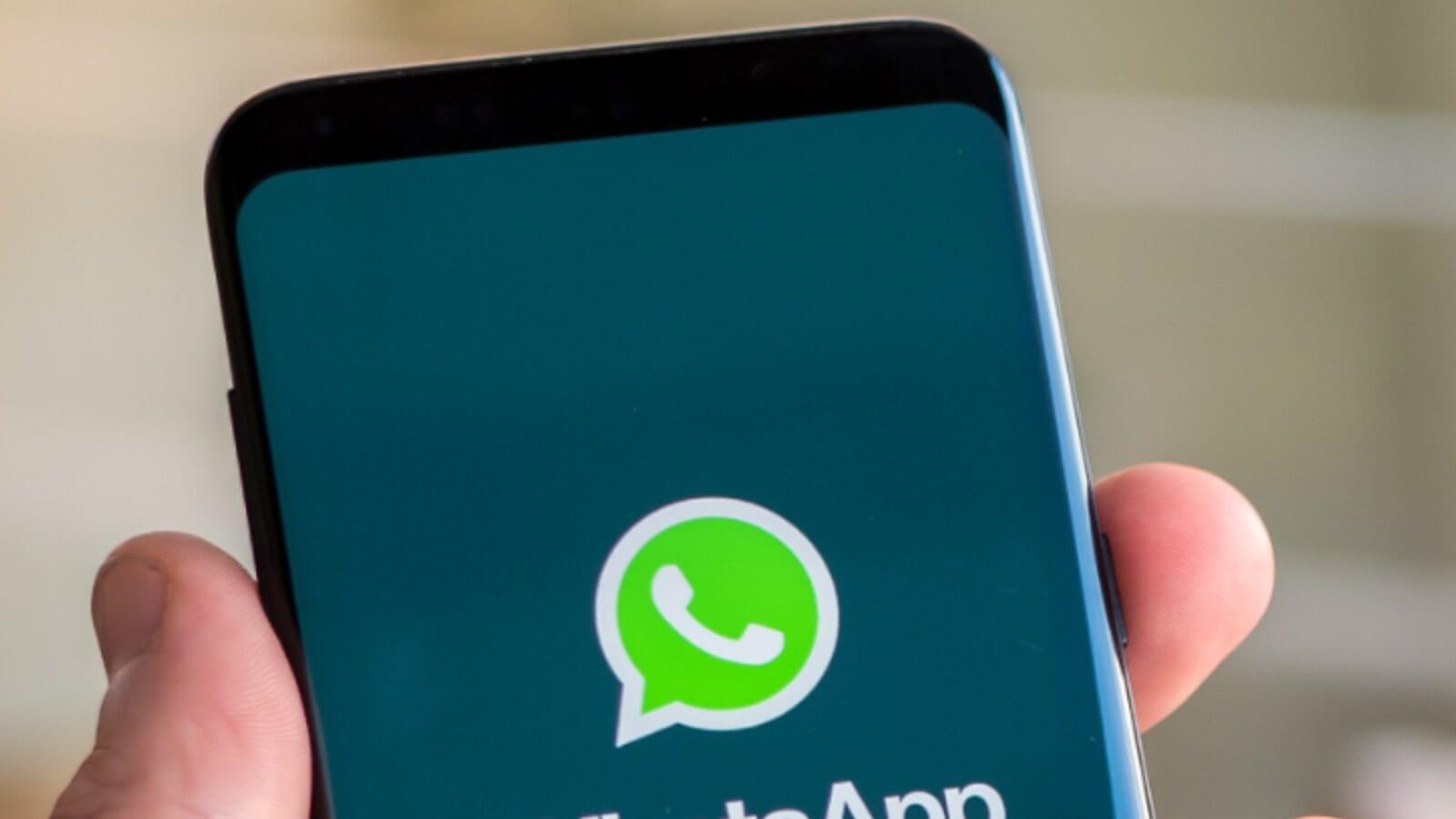How to React to WhatsApp Messages with Emojis on Android & PC?
